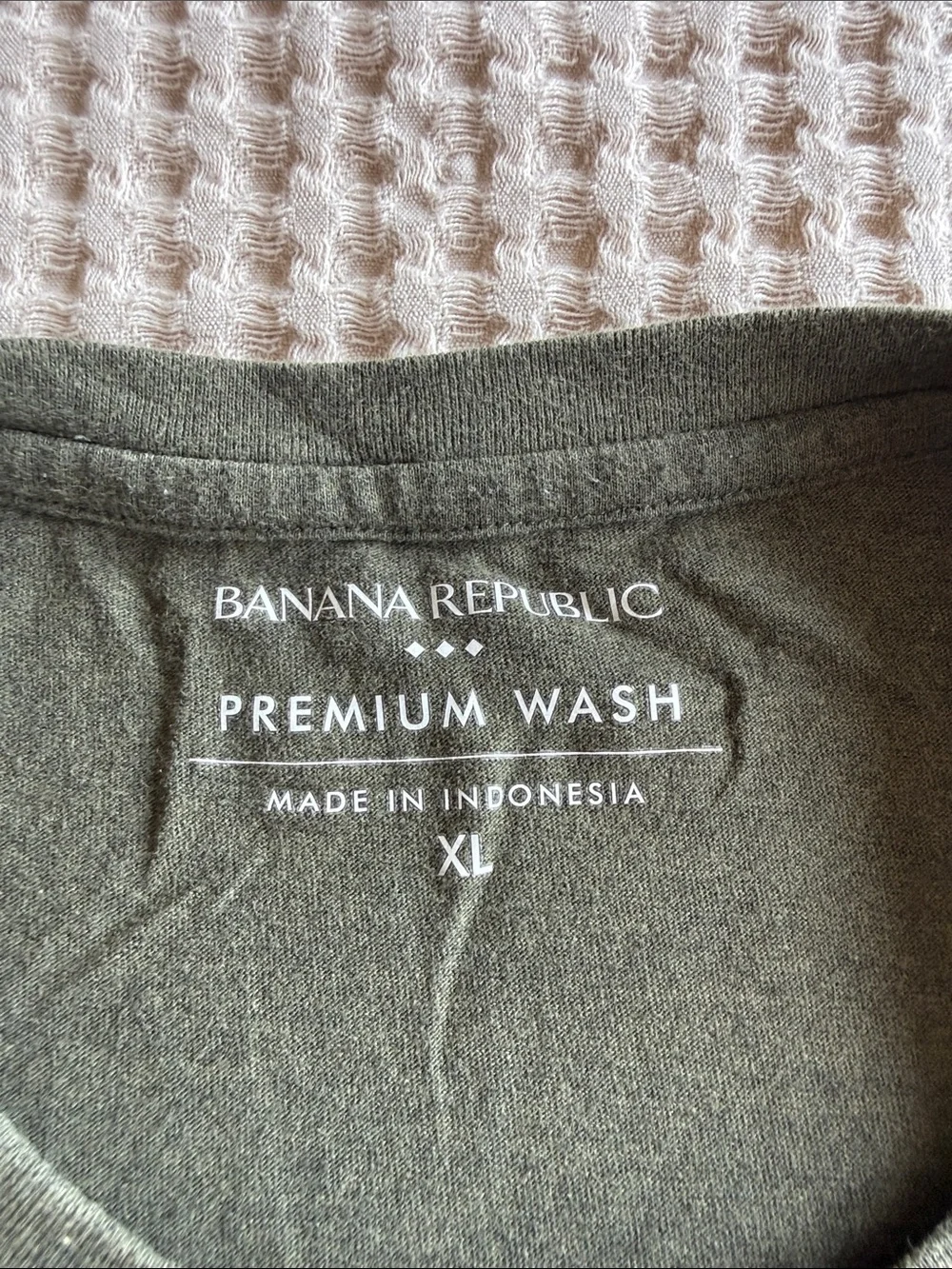 Banana Republic Olive Green Short Sleeve Crew Tee